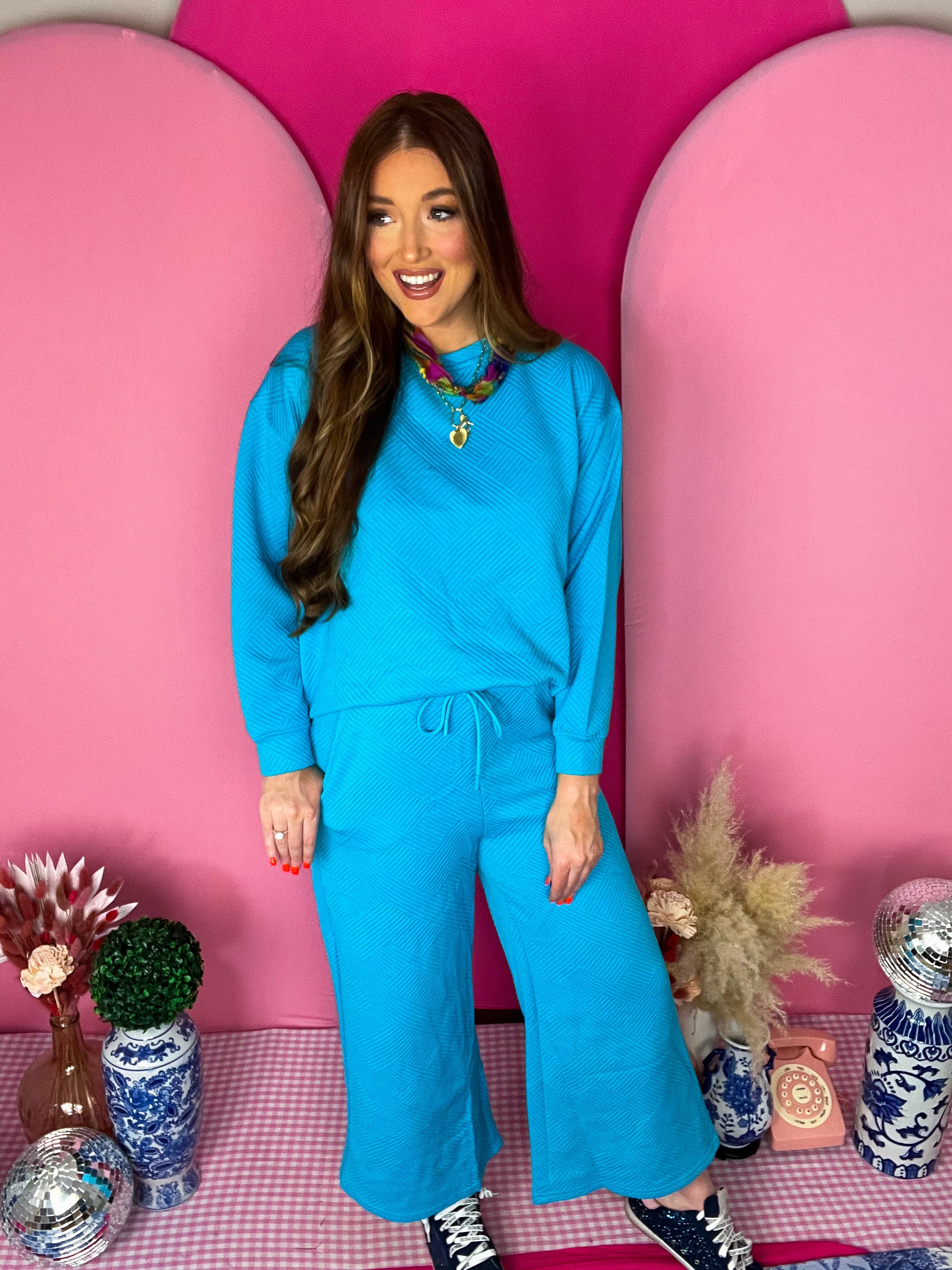 Aqua Texture Wide Cropped Pants